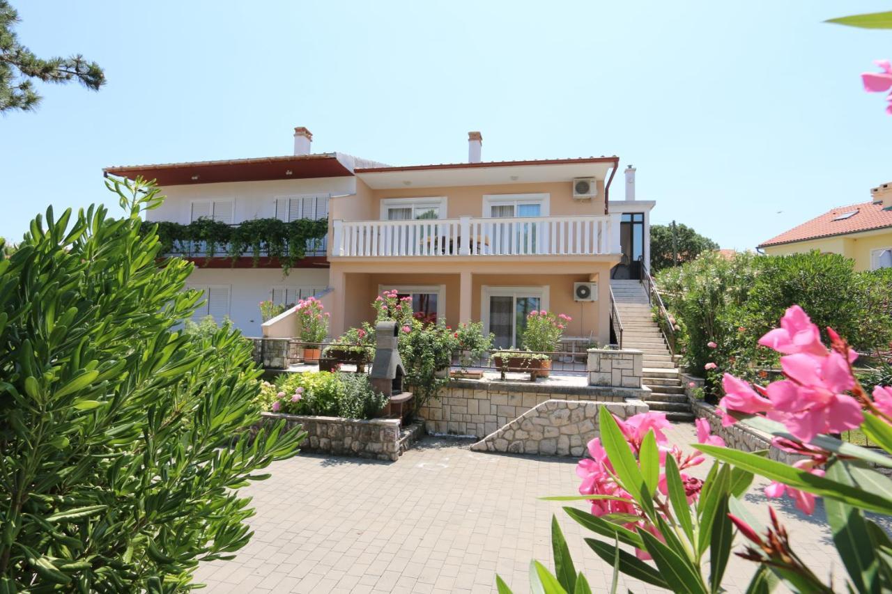 Apartments Grskovic G. Jesenovica Šilo Екстериор снимка