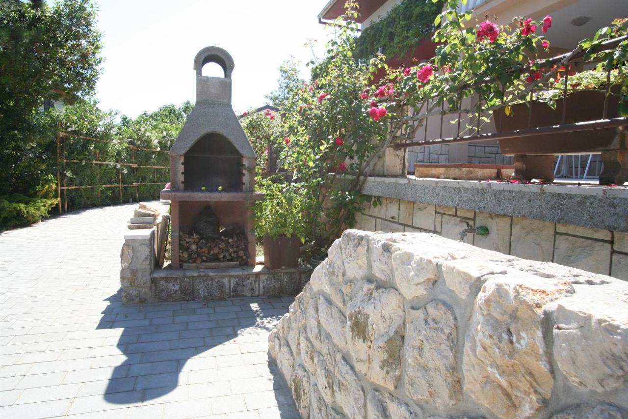 Apartments Grskovic G. Jesenovica Šilo Екстериор снимка