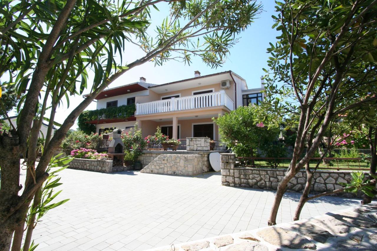 Apartments Grskovic G. Jesenovica Šilo Екстериор снимка