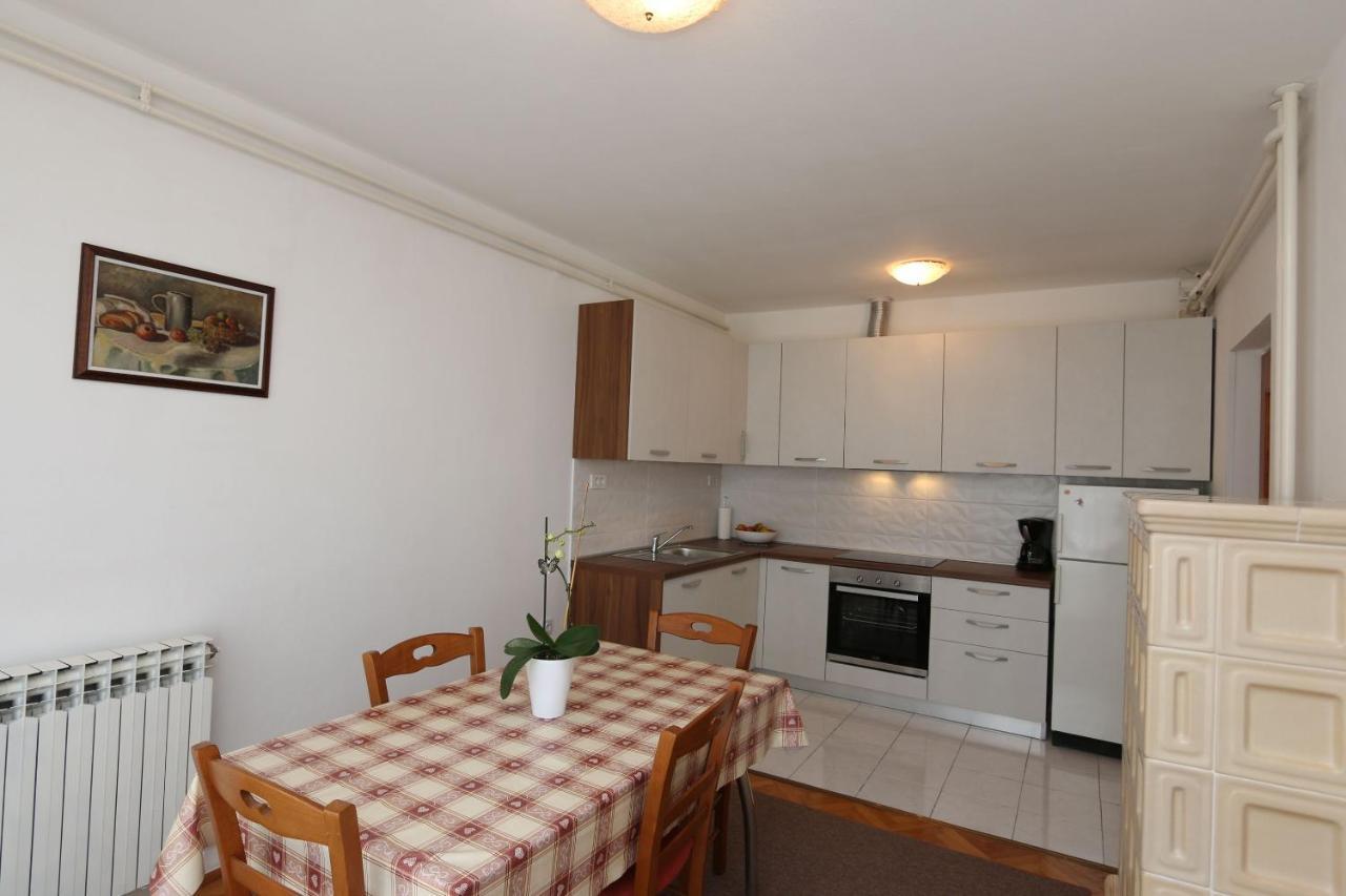 Apartments Grskovic G. Jesenovica Šilo Екстериор снимка