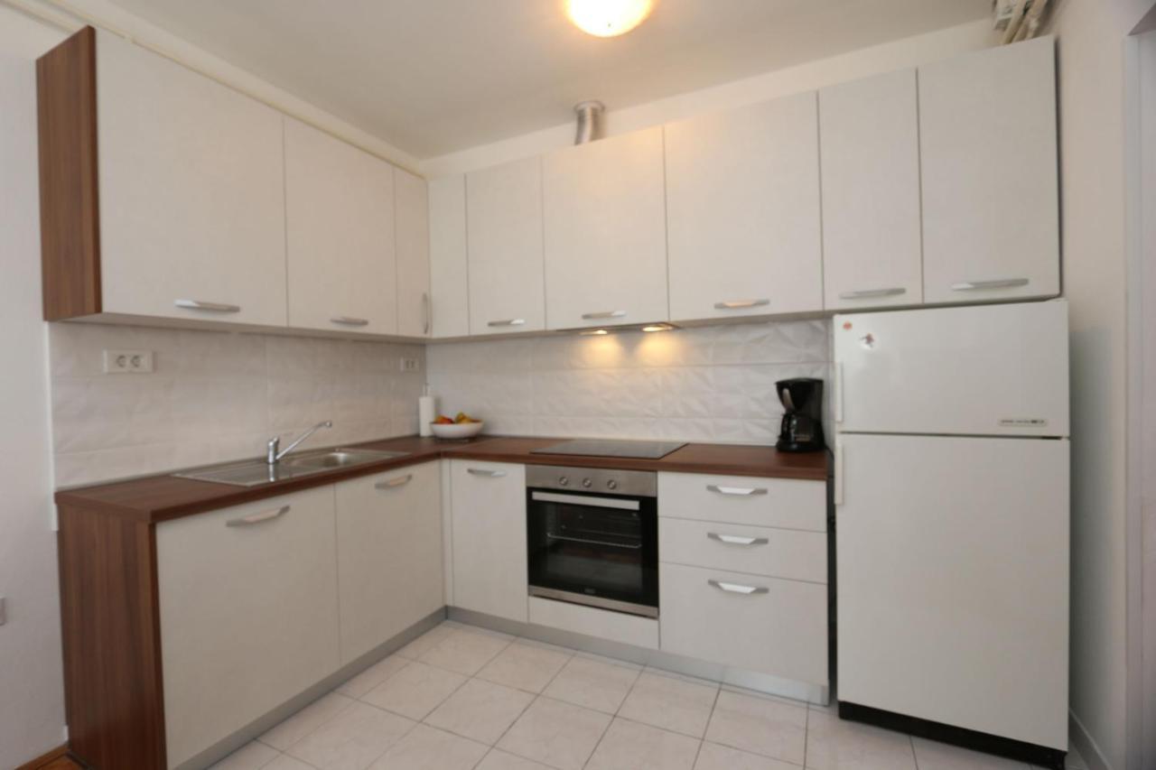 Apartments Grskovic G. Jesenovica Šilo Екстериор снимка